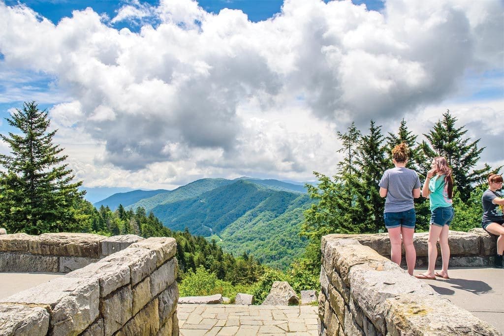 Bird's-eye view of the Tennessee Smoky Mountains, bird's-eye view of Gatlinburg, bird's-eye view of Pigeon Forge